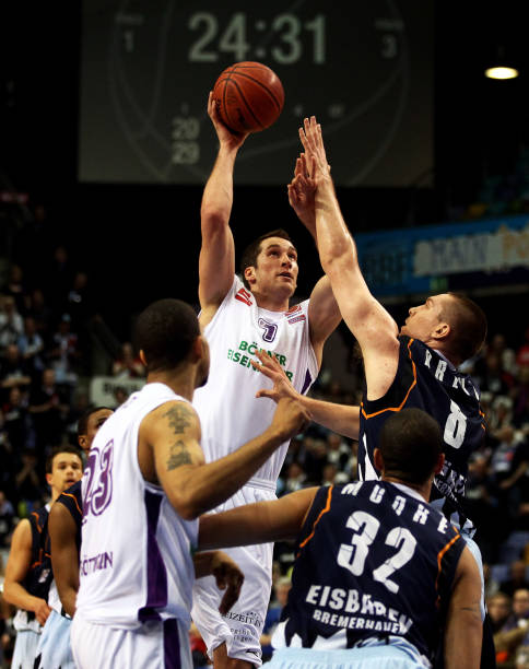 边后卫与中 边后卫与中