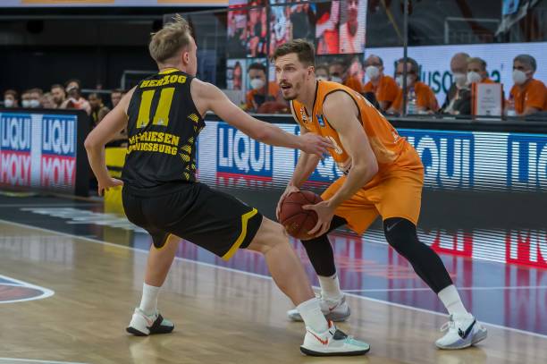 里的文化魅 里的文化魅